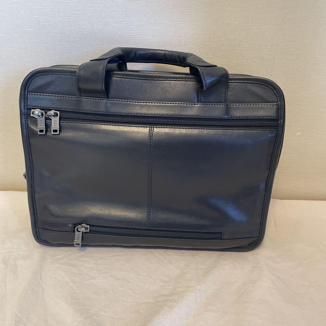TUMI ビジネスバッグ ブラック　レザー A4対応　96021D4