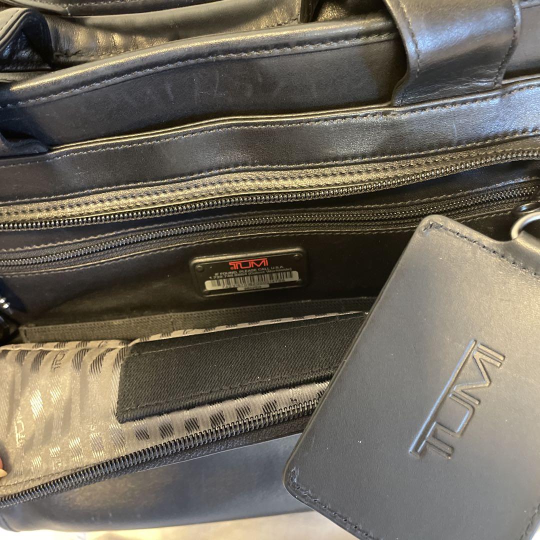 TUMI ビジネスバッグ ブラック　レザー A4対応　96021D4