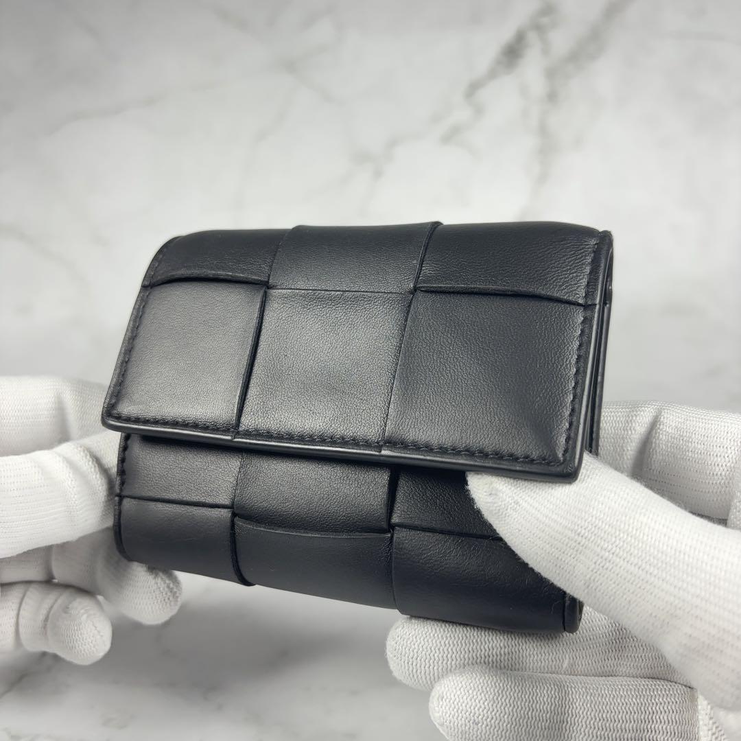 BOTTEGA VENETA 財布 3つ折り カセット 黒　ブラック
