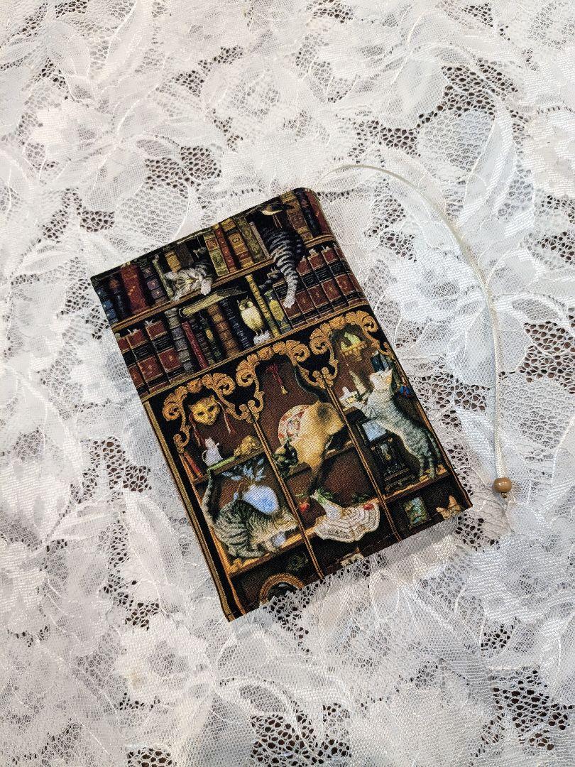 ハンドメイド 文庫本 ブックカバー 文庫本カバー 本棚と猫 ハンドメイド 文庫本 ブックカバー 文庫本カバー 本棚と猫