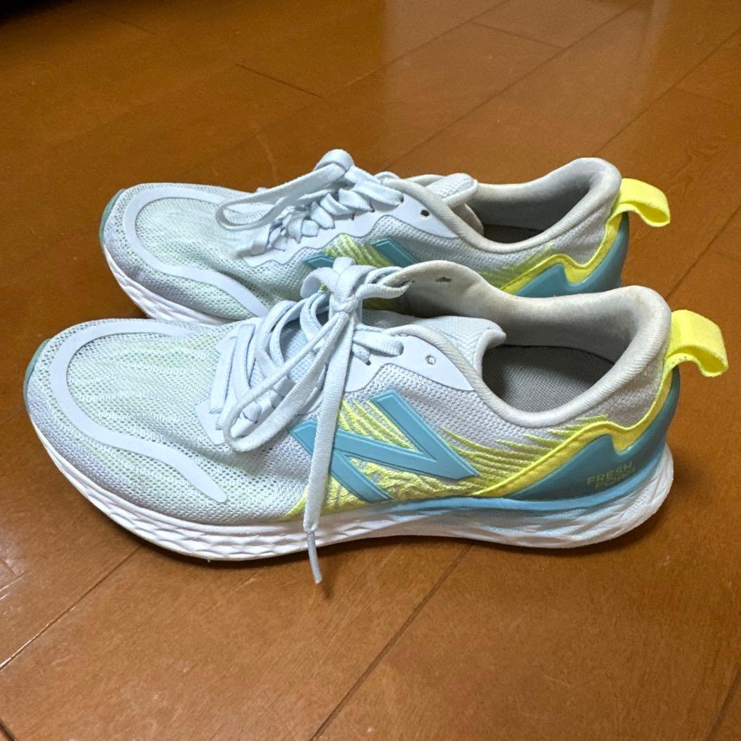 ニューバランス レディース ランニングシューズやや傷や汚れあり