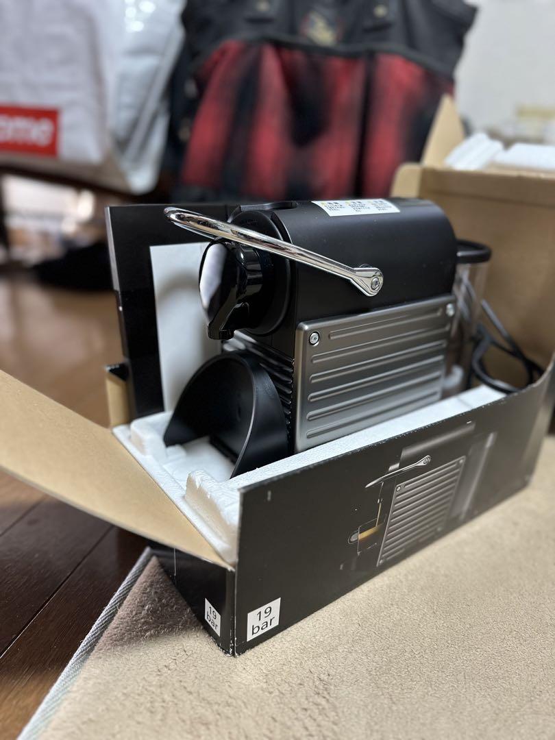 コーヒーメーカー・エスプレッソマシン NESPRESSO PIXIE