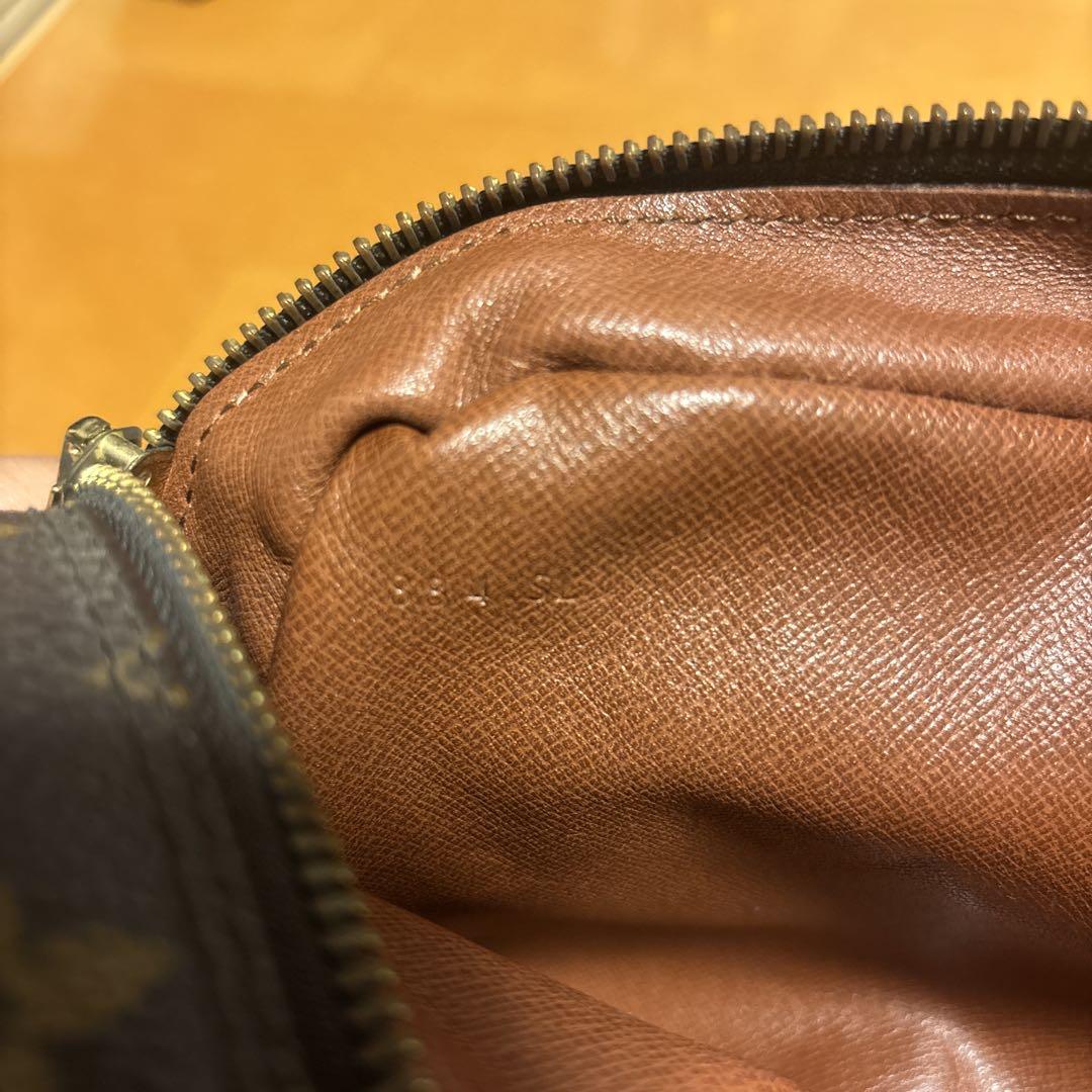 LOUIS VUITTON クラッチバッグ