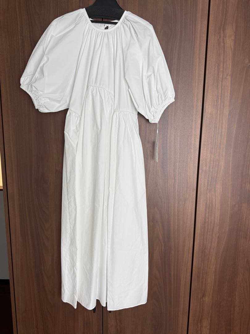 トレフルワンピース白