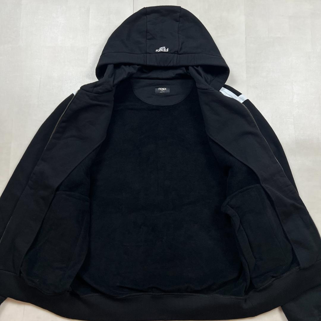 FENDI フェンディ