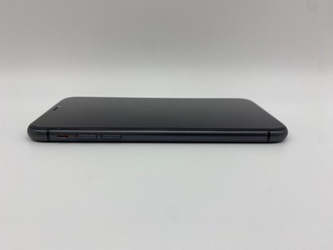 050 iPhone11 128GBブラック/ストア版シムフリー/新品バッテリー
