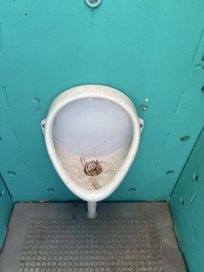仮設トイレ 小便器