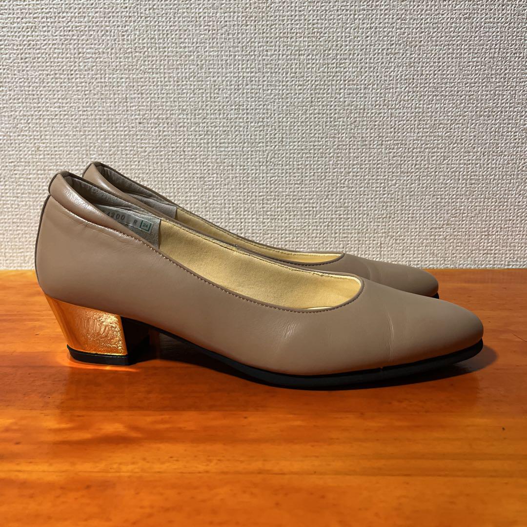 【未使用品】✨ヒルズアベニュー 22cm パンプス ゴールド 厚底 ビット金具 未使用品】✨ヒルズアベニュー 22cm パンプス ゴールド 厚底