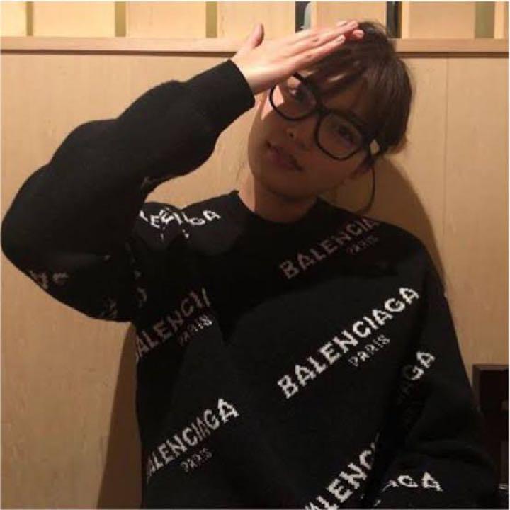 バレンシアガニット大幅お値下げしました！ BALENCIAGA オールオーバーロゴクルーネックニット値下げ交渉受付