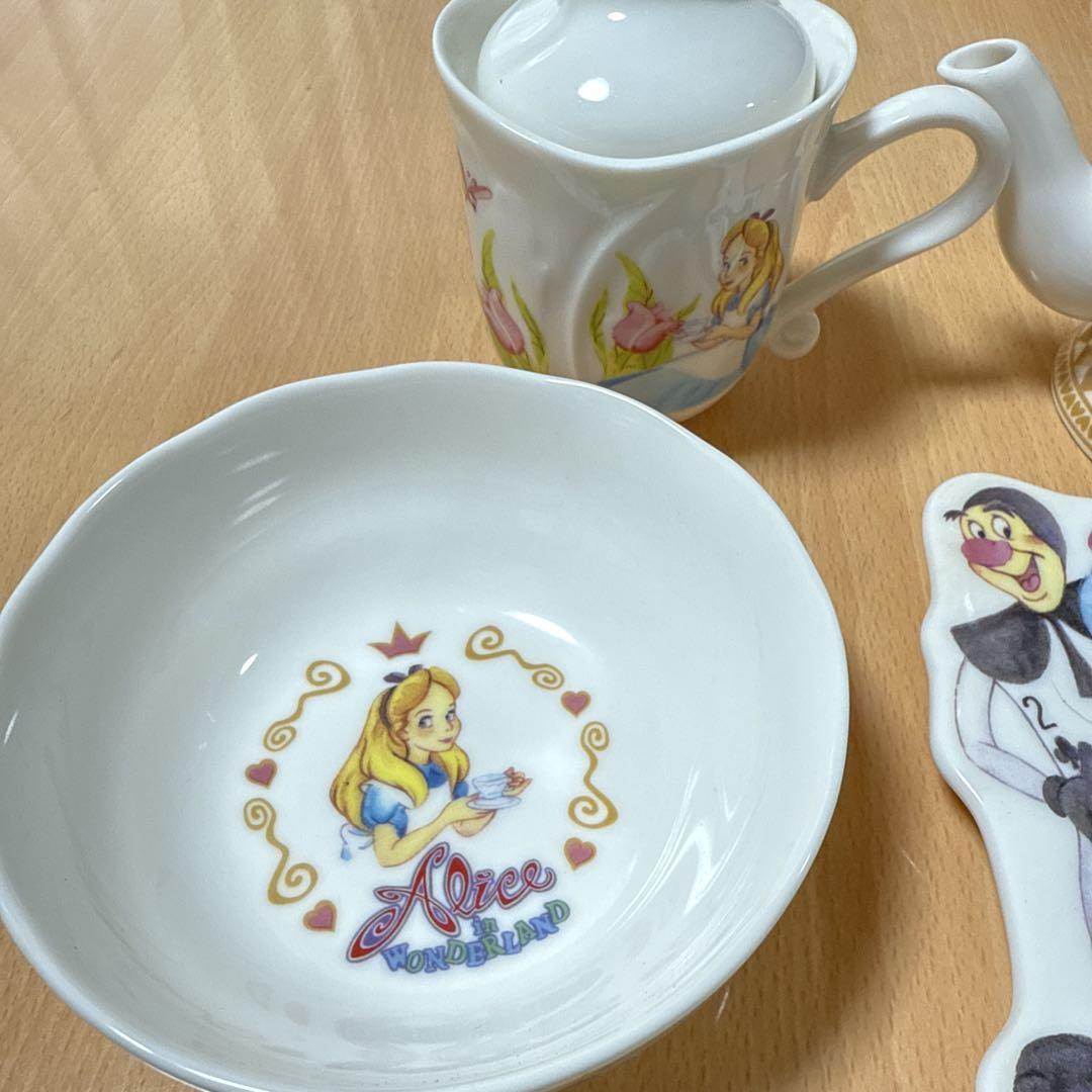 アリス・イン・ワンダーランド 陶器セット