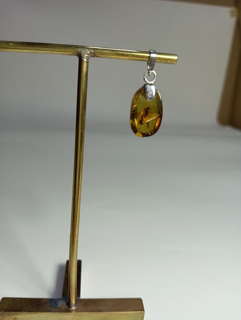 虫入り琥珀シルバーペンダントトップ