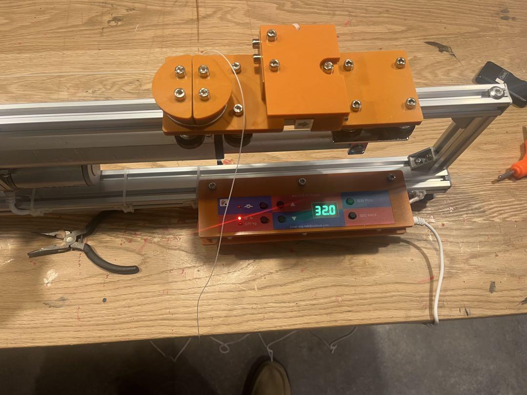 試作機 電動ガット張り機・ストリングマシン