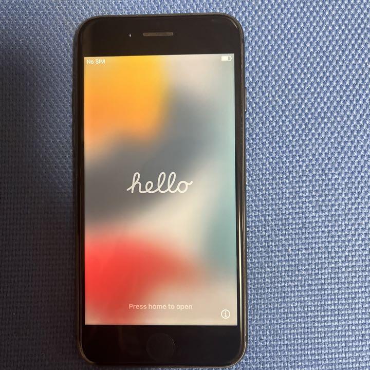 iPhone 8 本体　64G