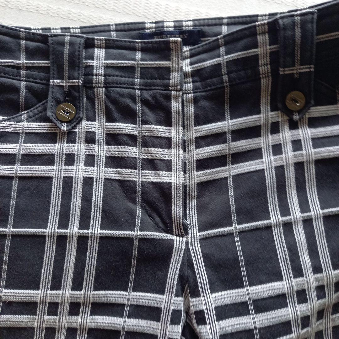 【メルカリ最安値！】Burberry タータンチェック　パンプス　39 Burberry BLUE LABEL ノバチェック ハーフパンツ 金ボタン