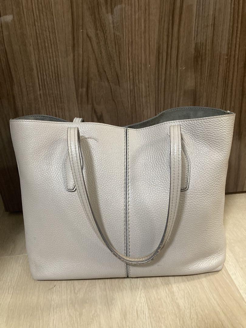 トッズ　レディースバッグ　ベージュ　A4入ります