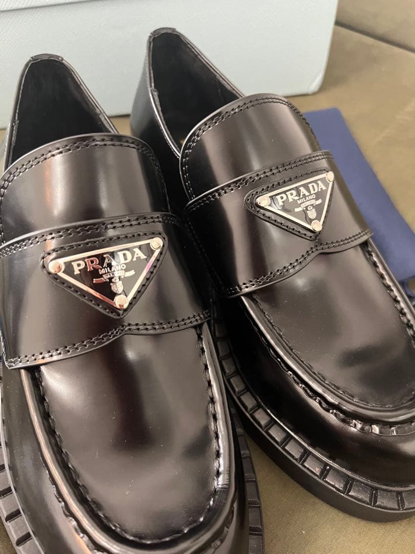 PRADA チョコレートブラッシュドレザー PRADA チョコレートブラッシュドレザー