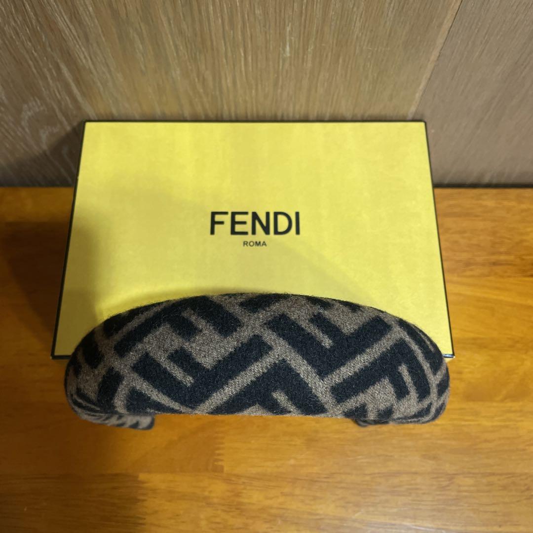 フェンディ　カチューシャ　FENDI   fendi   新品！