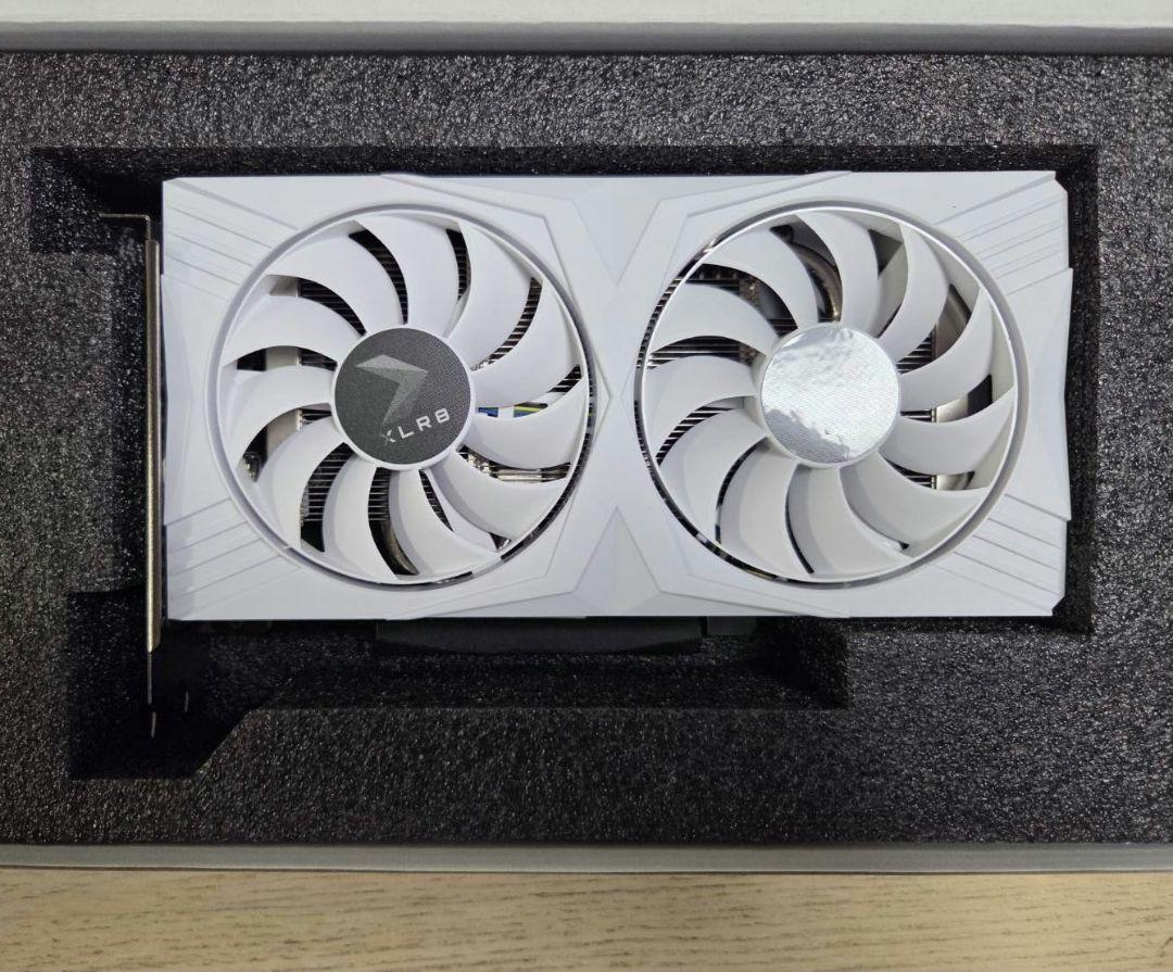 PNY グラフィックボード GeForce RTX 4060 8GB XLR8