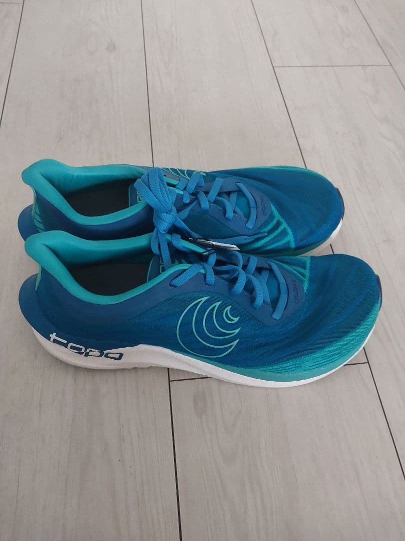 【新品箱なし】トポアスレチック　サイクロン2 青　Cyclone2　27.0