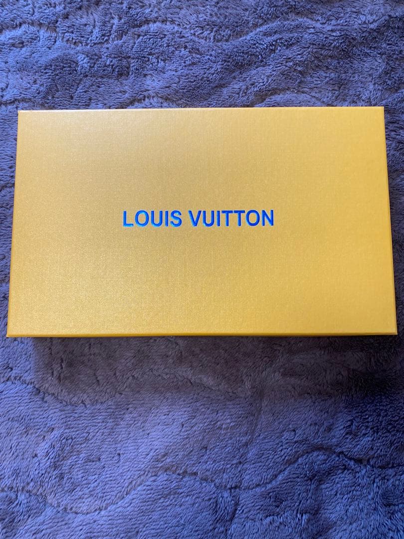 LOUIS VUITTON エシャルプロゴマニア LOUIS VUITTON エシャルプロゴマニア