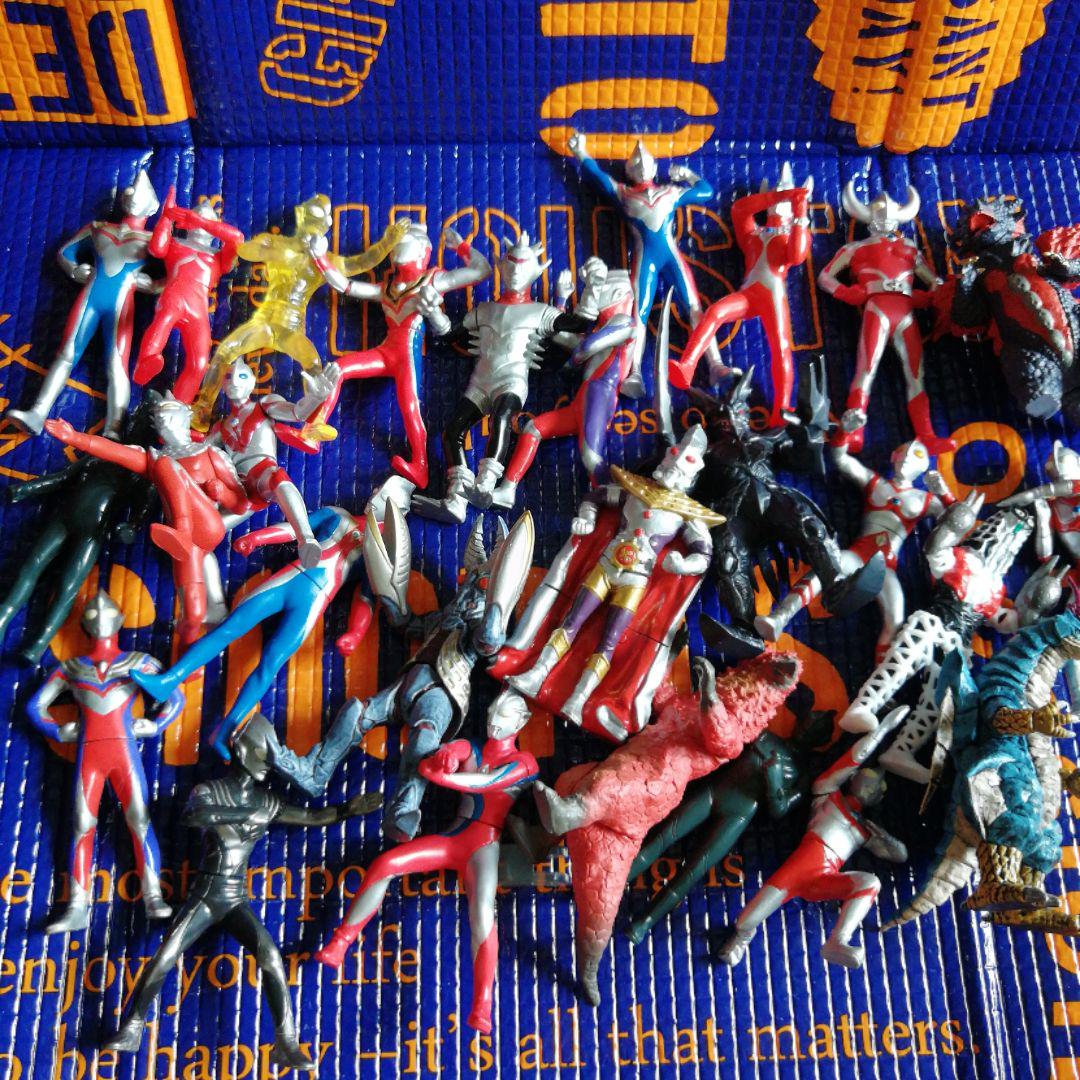 Ultraman mini soft vinyl figure Tiga King Alien Baltan Dyna Gaia Father Ultra Ultraman mini soft vinyl figure Tiga King Alien Baltan Dyna Gaia Father Ultra