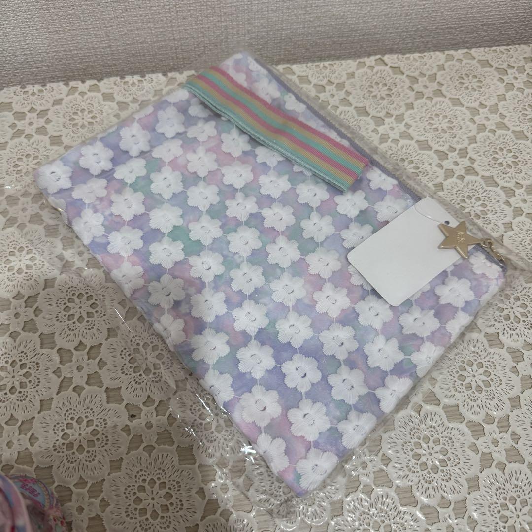 新品fafa フィフィレースのクラッチポーチ収納刺繍小物入りクリアスクエアポーチ