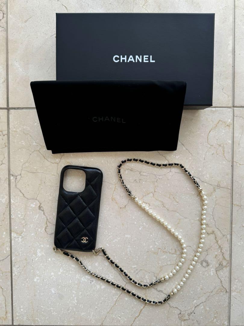 CHANEL iPhone 15 pro ケース 美品