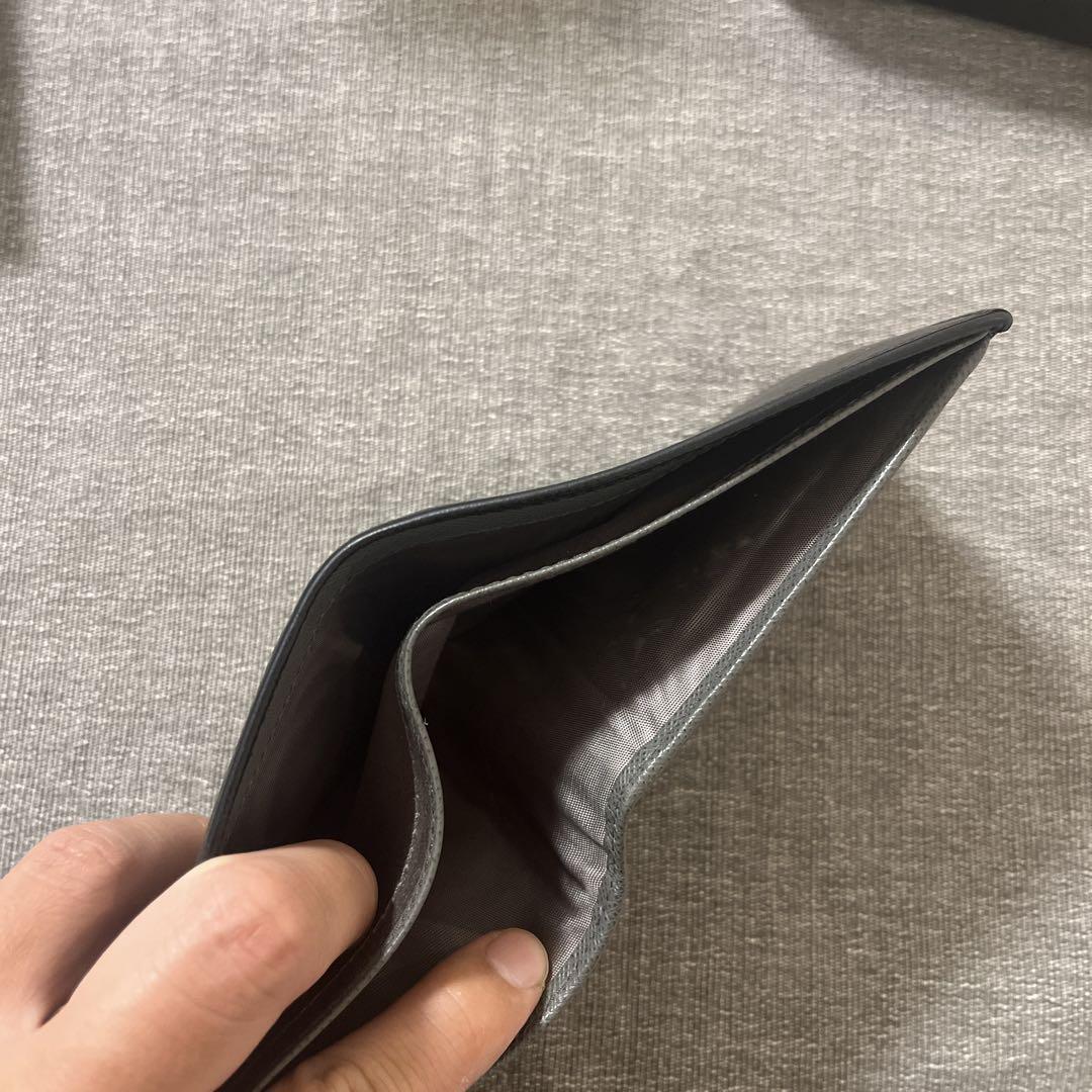 【美品・レア】PRADA ブラック サフィアーノ 二つ折り財布