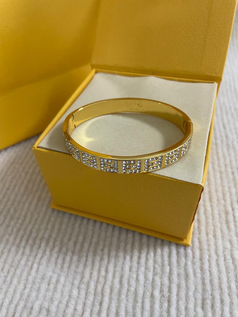 FENDI フェンディ ゴールド ブレスレット