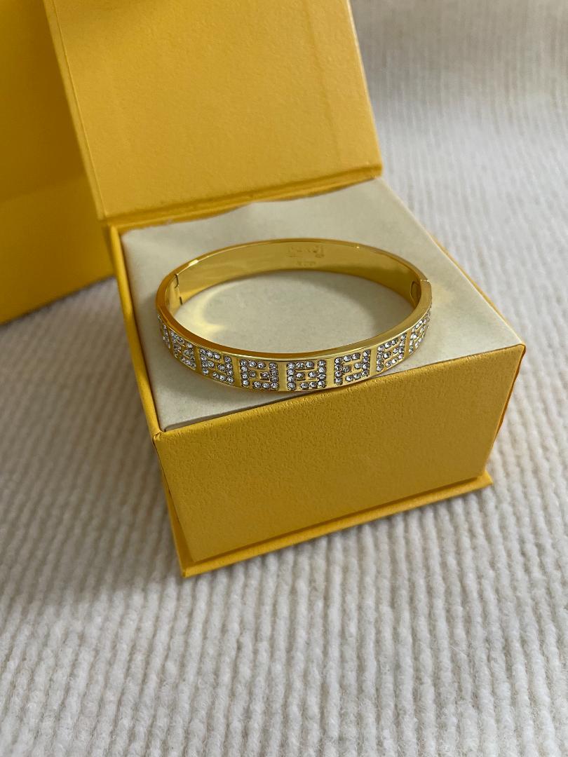 FENDI フェンディ ゴールド ブレスレット