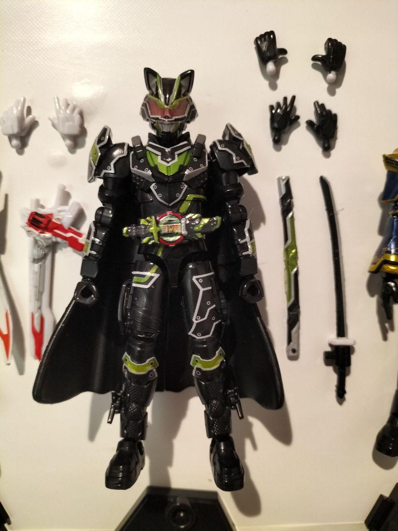 仮面ライダーギーツ　装動　タイクーン　ナーゴ　バッファ 装動 仮面ライダーギーツ セット タイクーン バッファ ナーゴ