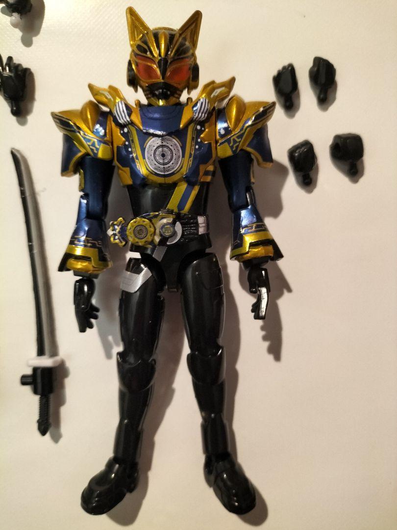 仮面ライダーギーツ　装動　タイクーン　ナーゴ　バッファ 装動 仮面ライダーギーツ セット タイクーン バッファ ナーゴ