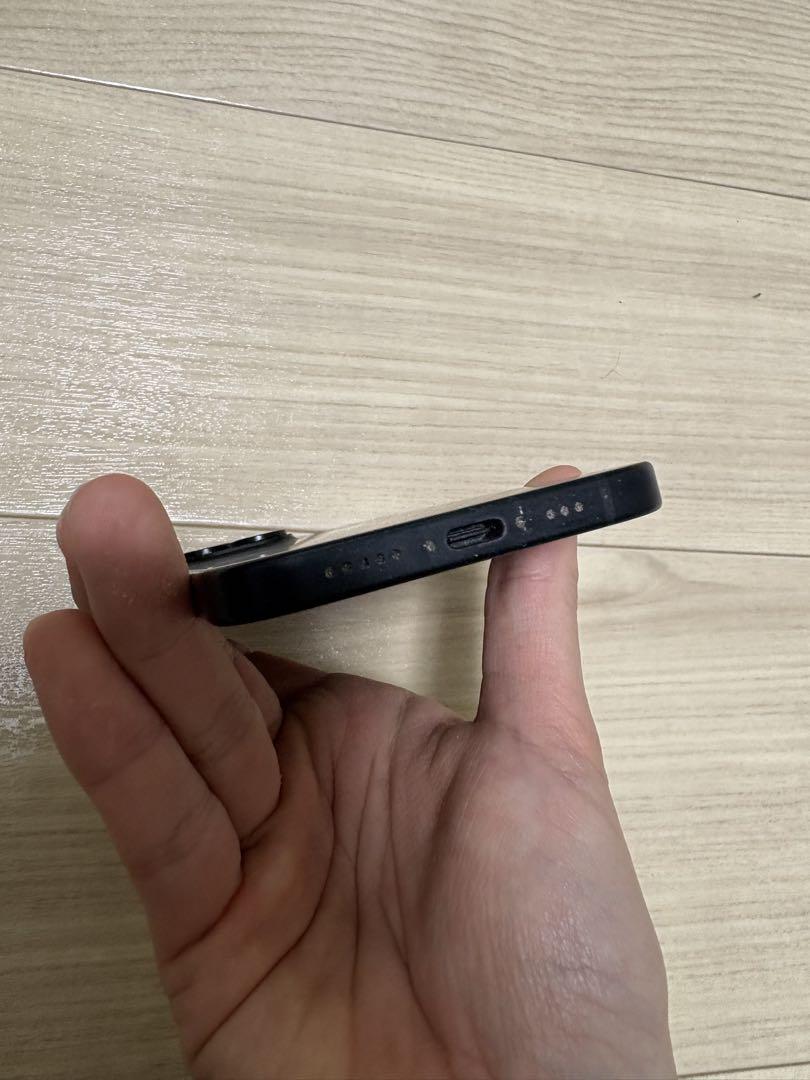Apple iPhone 15ブラック 本体　256GB