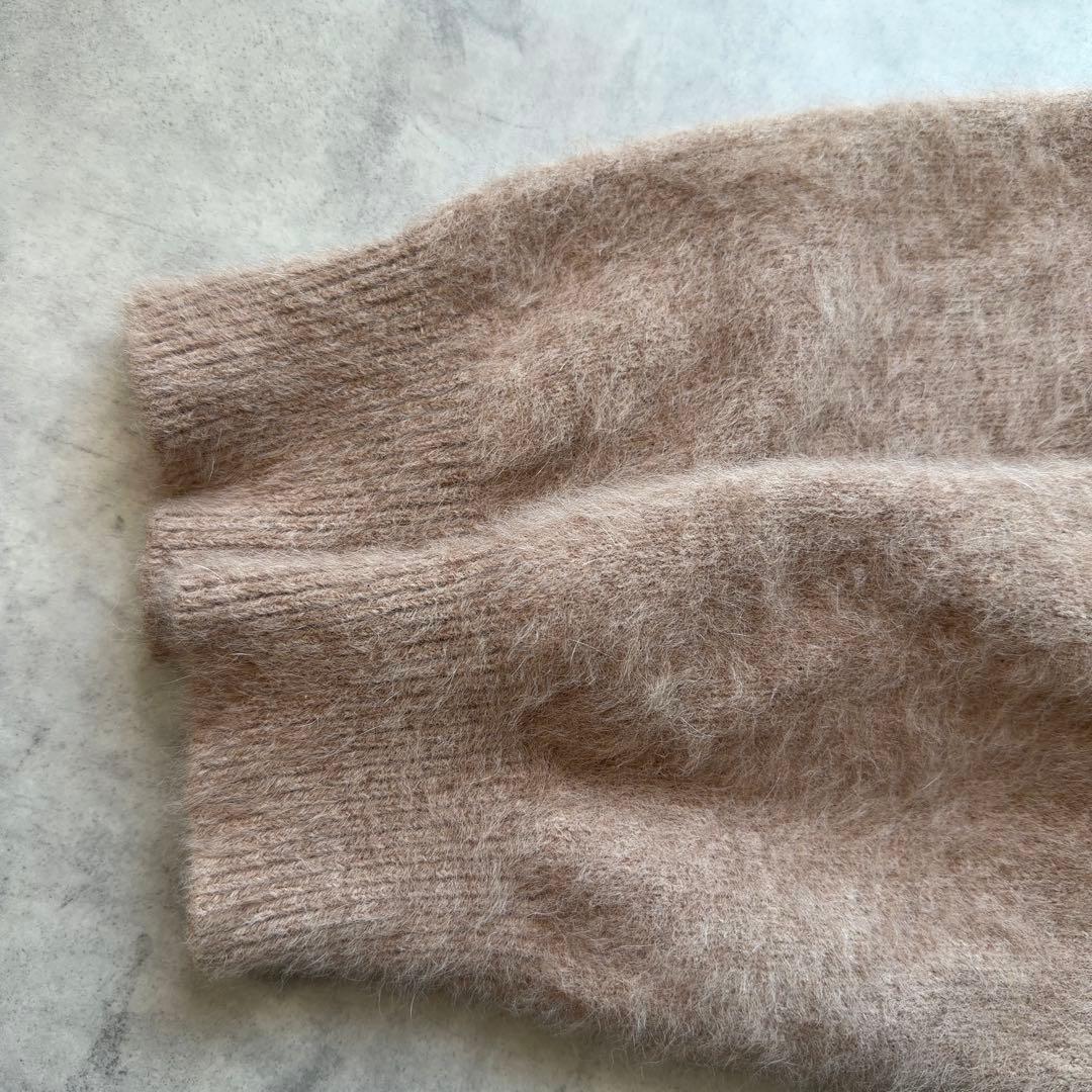 極美品✨ウィムガゼット フォックスファー100% Vネックニット モカベージュ 極美品✨ウィムガゼット フォックスファー100% Vネックニット モカベージュ