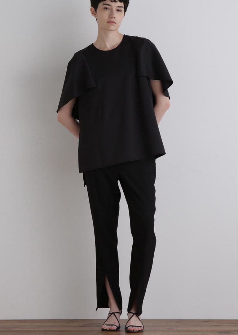 Fendi フェンディ チュニック ポンチョ 美品 y23 Fendi フェンディ チュニック ポンチョ 美品 y23 フェンディ」23