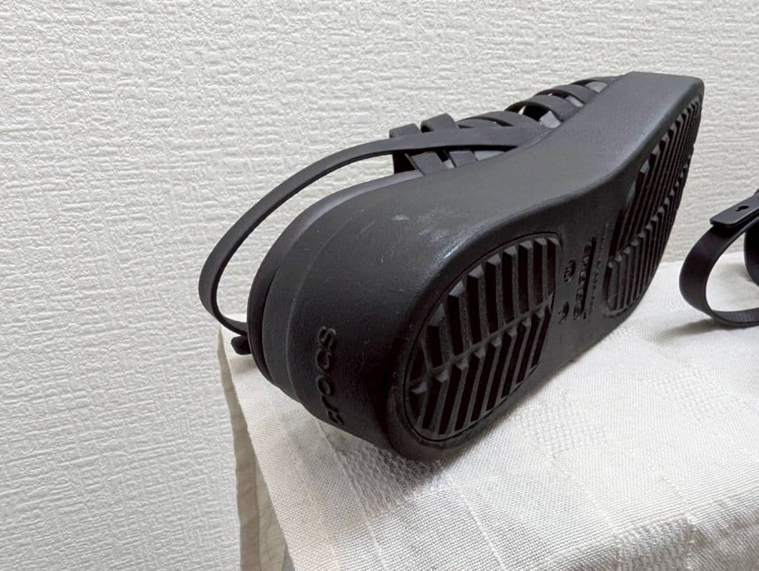 【W7サイズ】crocs 厚底サンダル ブルックリン ストラッピー ローウェッジ