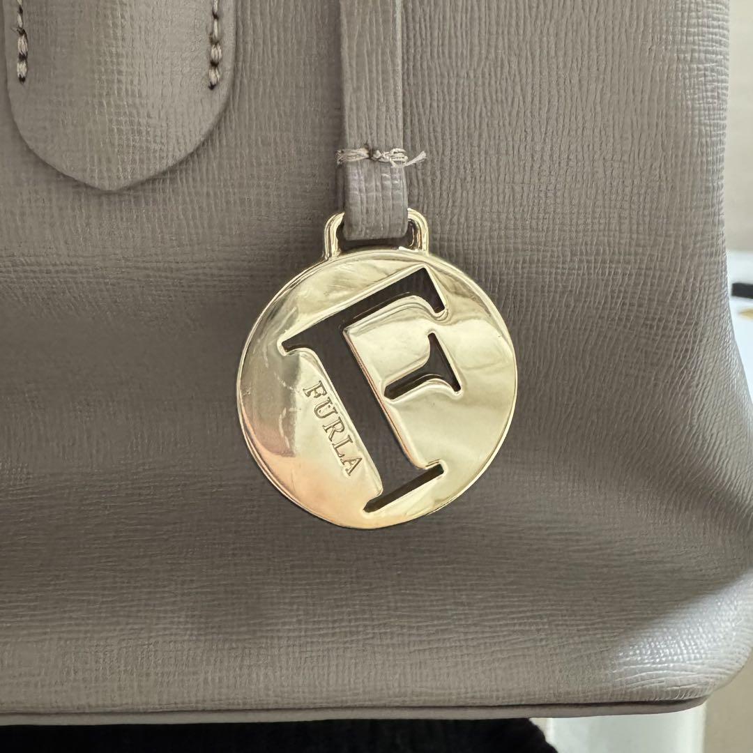 【美品】FURLA テッサ　ハンドバッグ