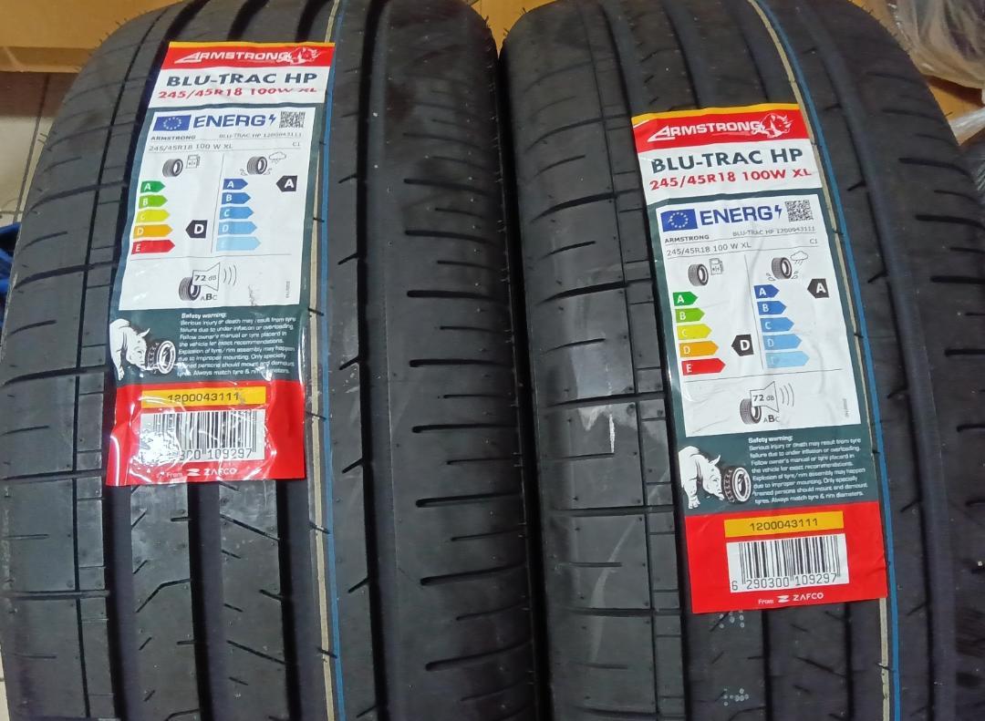 送料含 未使用2本アームストロングBLU-TRAC HP　245/45R18