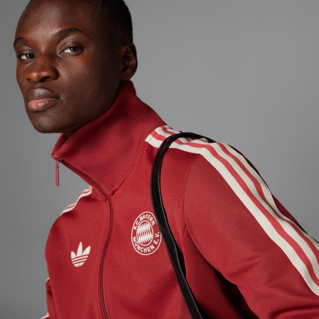 adidas FCバイエルン トラックトップ（ジャージ）