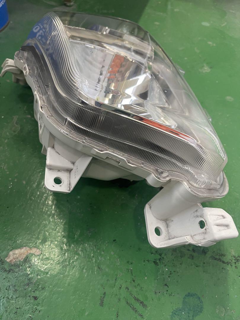 ハイゼットS321V左ヘッドライト