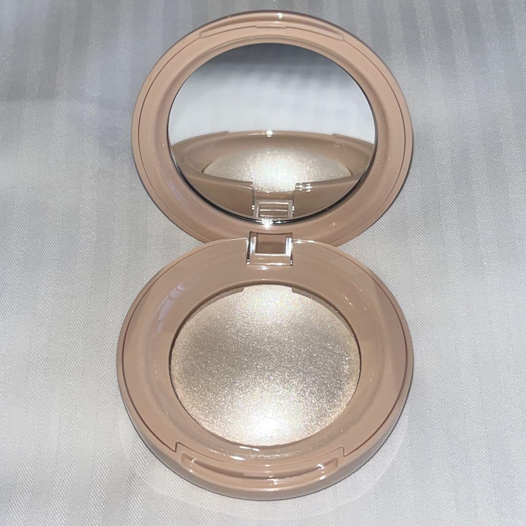 フェイスカラー Rare Beauty Highlighter Enlighten