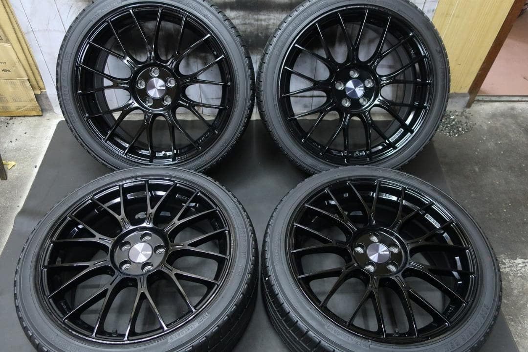 エンケイ PFM1 18×7.5J+48 PCD100 5穴 225/40R18