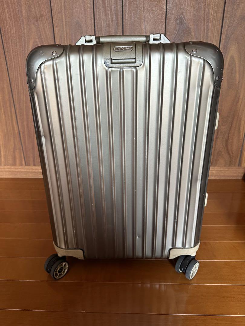 新着 リモワ トパーズ4輪 32L RIMOWA TOPAS ゴールド スーツケース