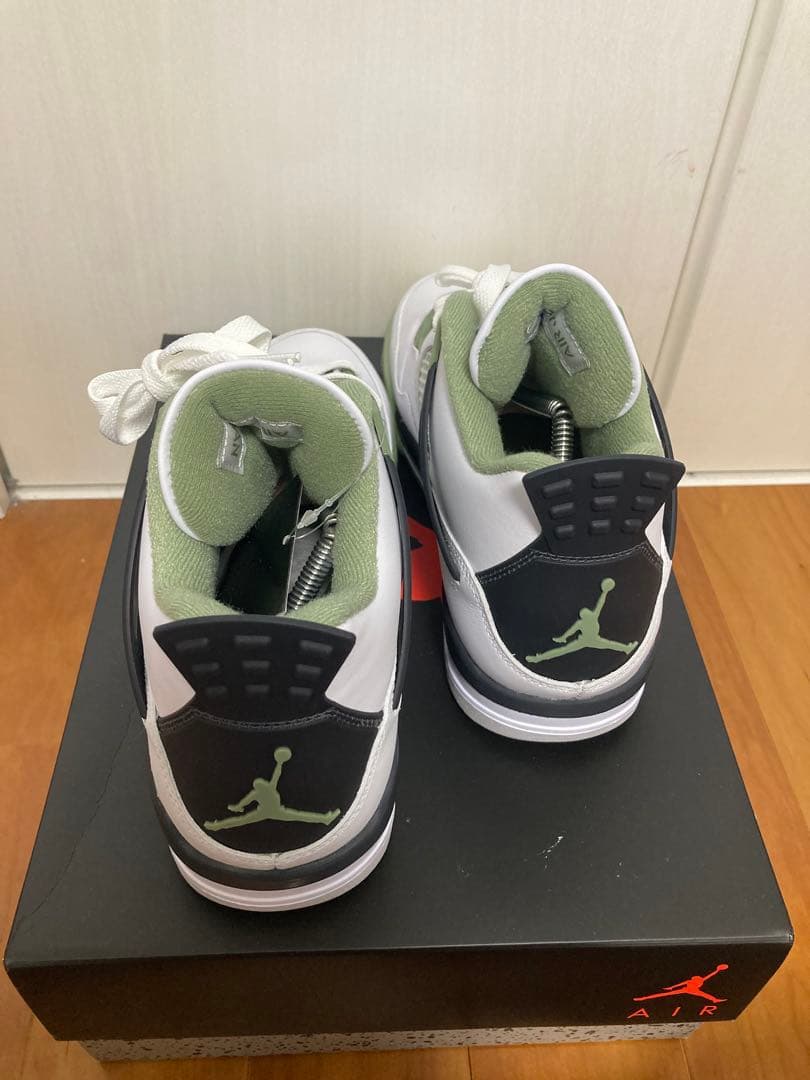 新品 未使用Nike Air Jordan 4 新品 未使用Nike Air Jordan 4