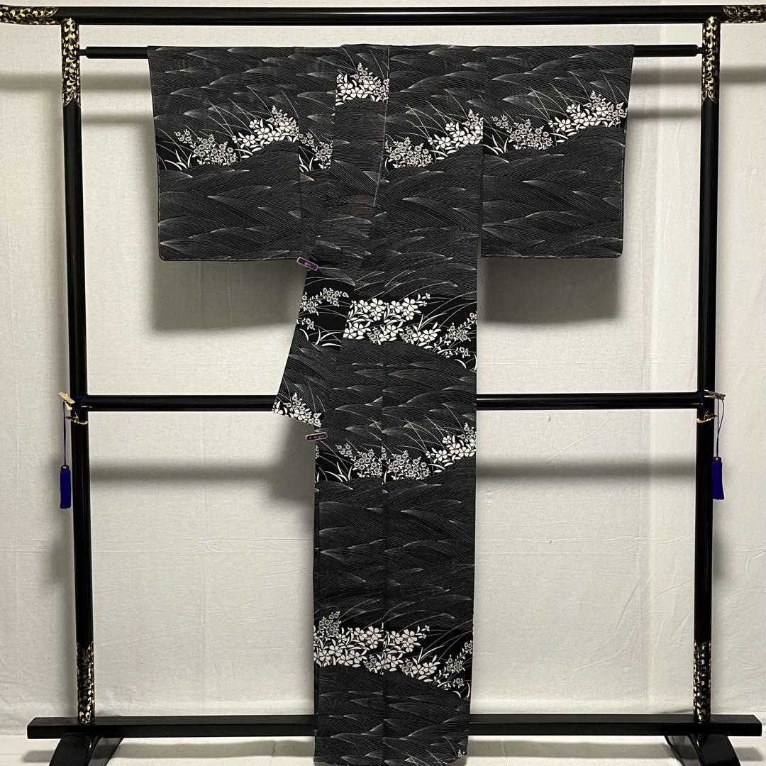 D194 夏着物　小紋　黒地　荒波　絽　正絹　未使用極美品