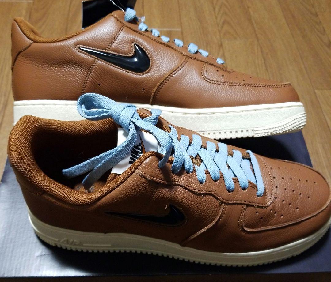 新品未使用  NIKE エアフォース１です。