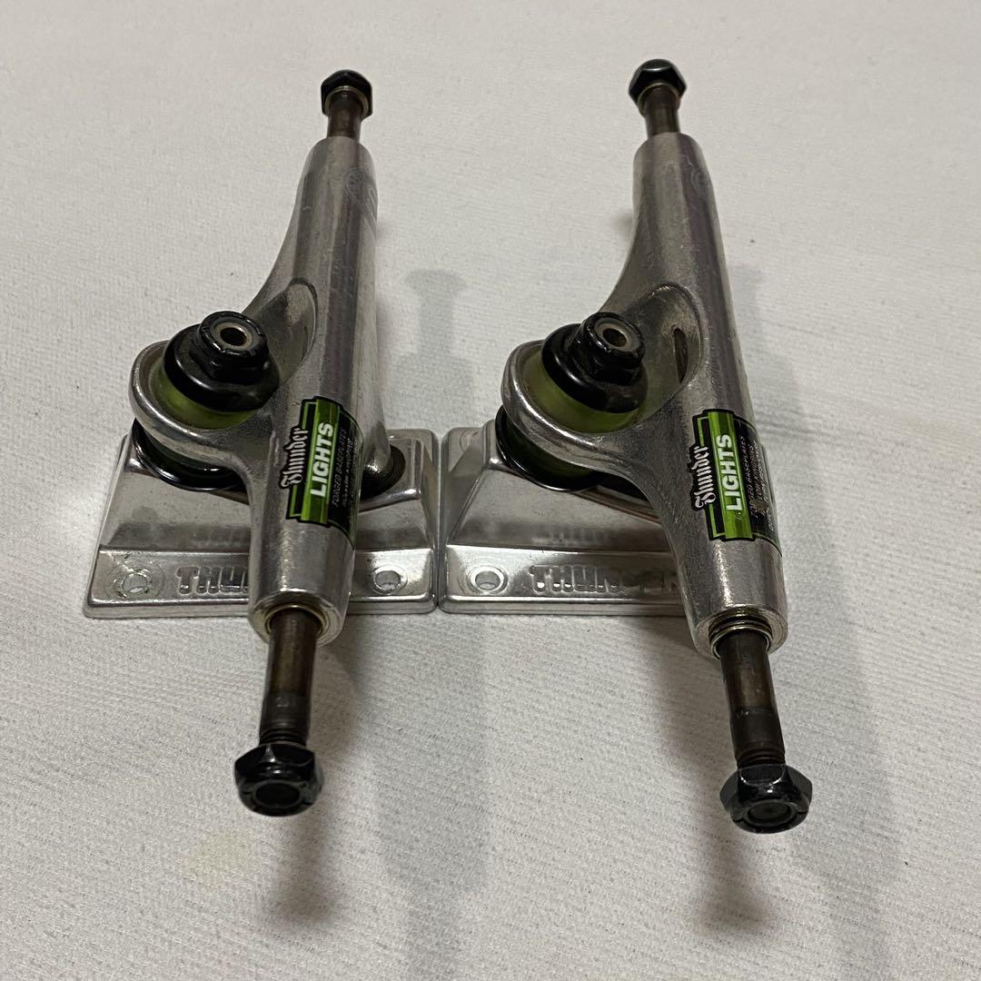 スケートボード THUNDER TRUCKS POLISHED LIGHTS II 147SET