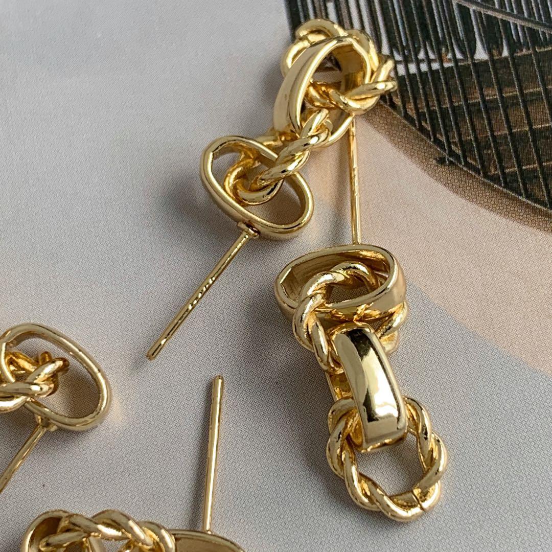 PartsMuseum高品質デザポス・ゴールドチェーンピアス・1ペア325円