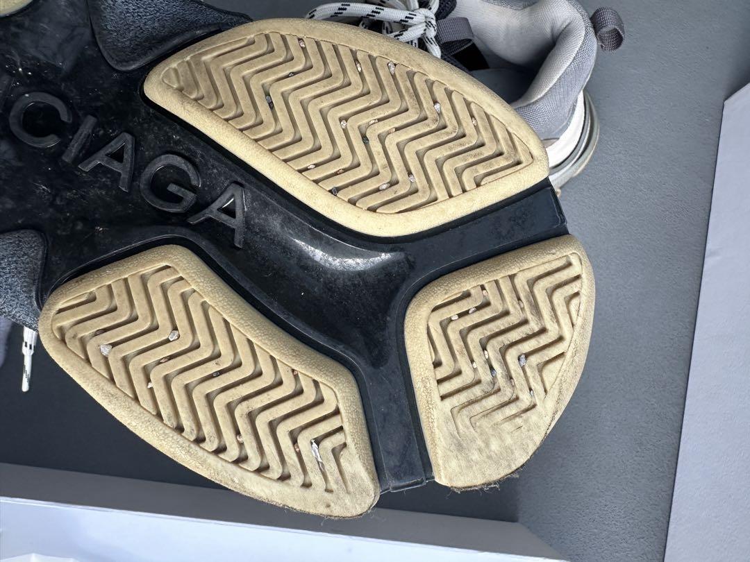 BALENCIAGA triple s グレー