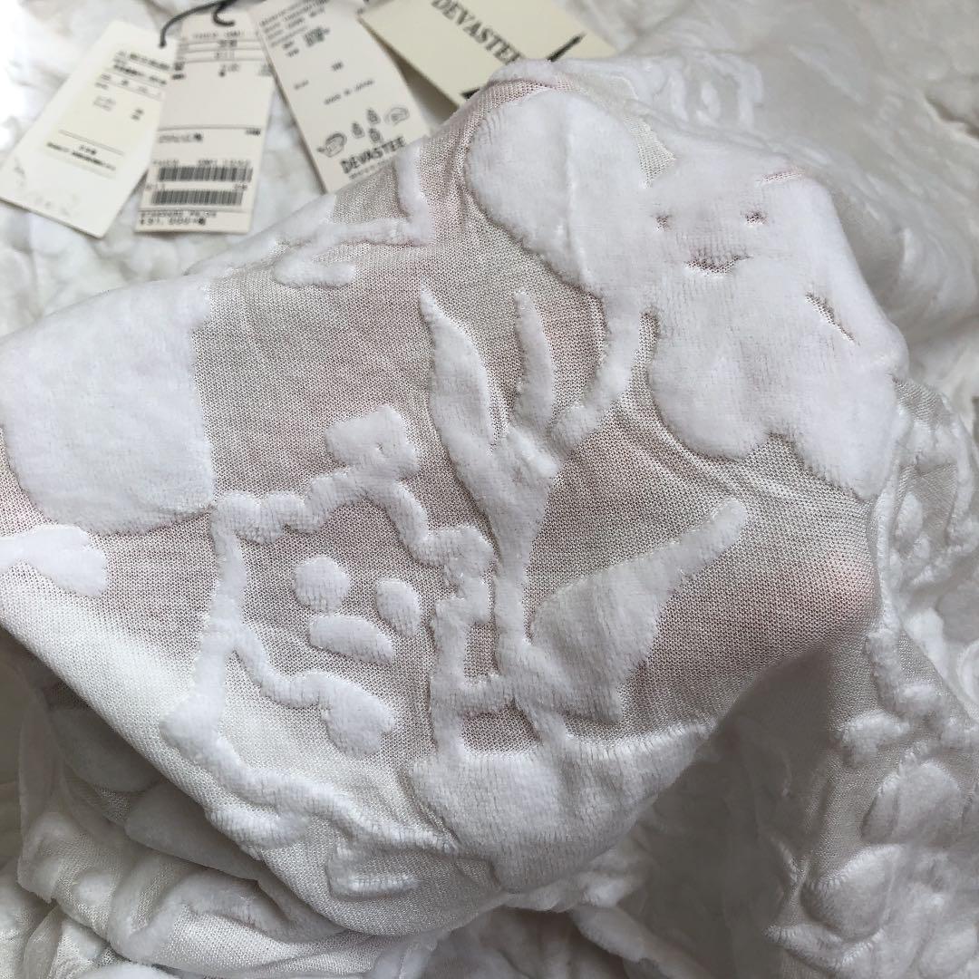 いラインアップ バスストップ ☆半額以下☆デバステ ホワイトTシャツ フラワー 花 トップス